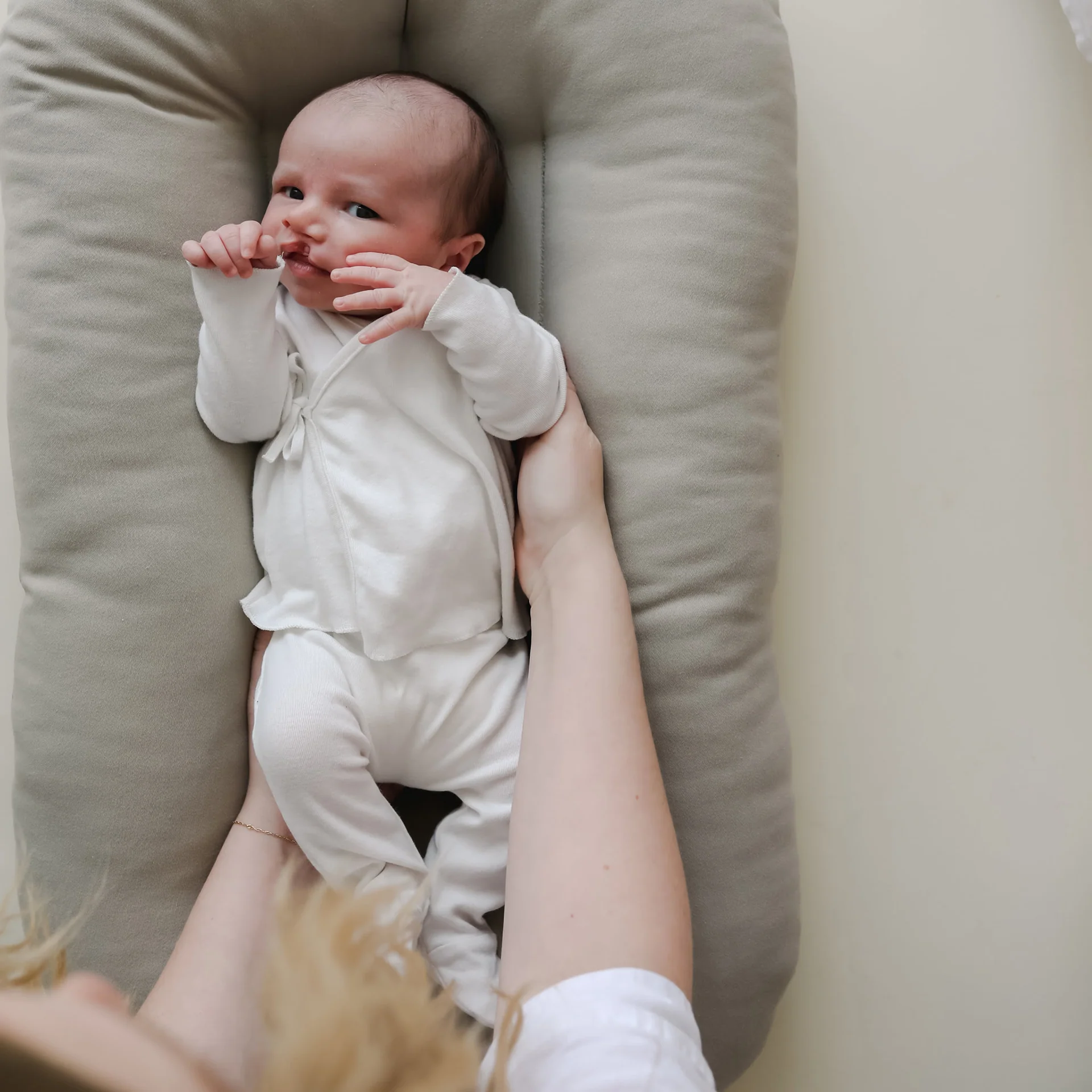 Tutti Bambini Snuggle Me Newborn Baby Lounger - Image 2